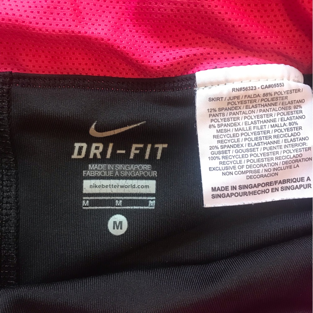 Nike Dri-Fit Knee-length Skirted Short Leggings; Medium - Picture 2 of 7
